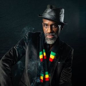 Meet your Posher, Shelley-ann